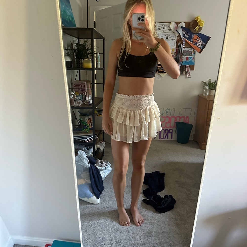 Flowy off white skirt